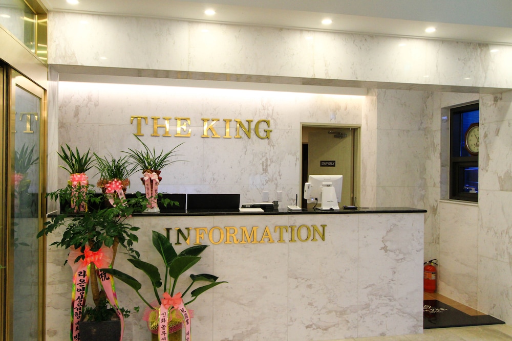 The King Hotel 4/50