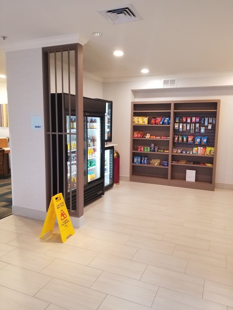 Holiday Inn Express Bethlehem Airport Allentown Area 57/80