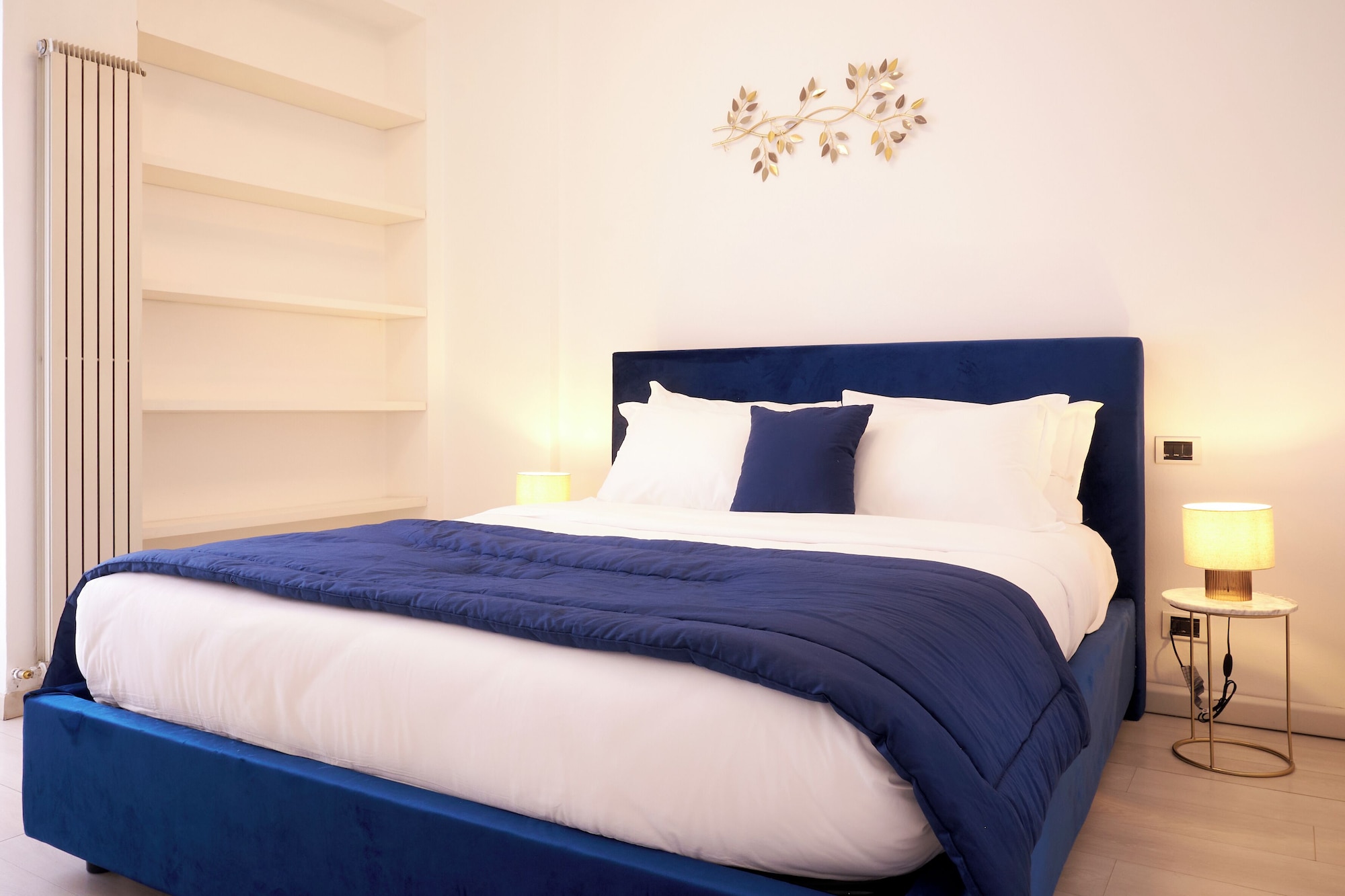 City, Apartment, 1 Queen and 1 Single Bed, Sofa