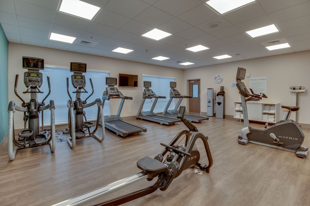 Holiday Inn Express & Suites Union City 28/47