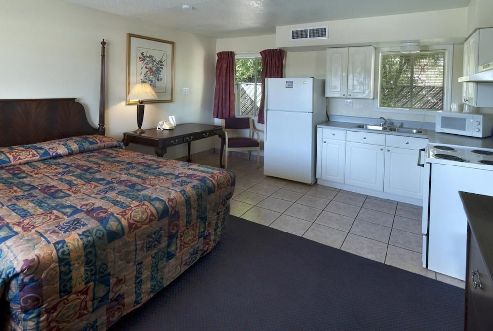 American Executive Inn 27/58