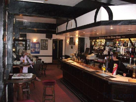 Three Tuns Hotel 10/12