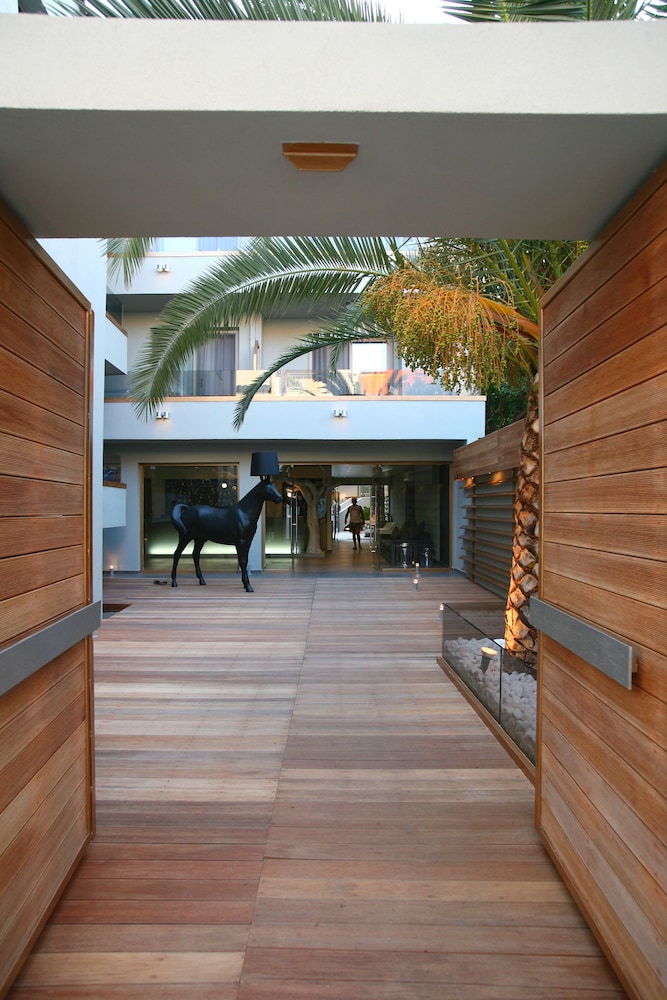 Bourtzi Boutique Hotel 8/64
