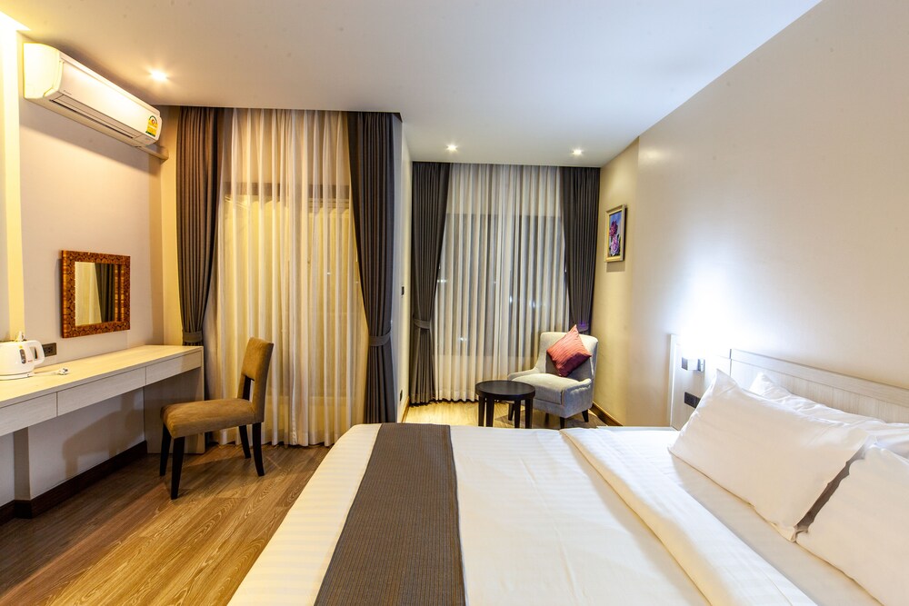 Rung Aroon Hotel By Le Siri 8/50