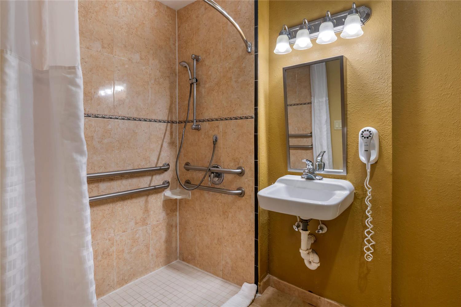 Upgrade, Suite, King Bed, Accessible