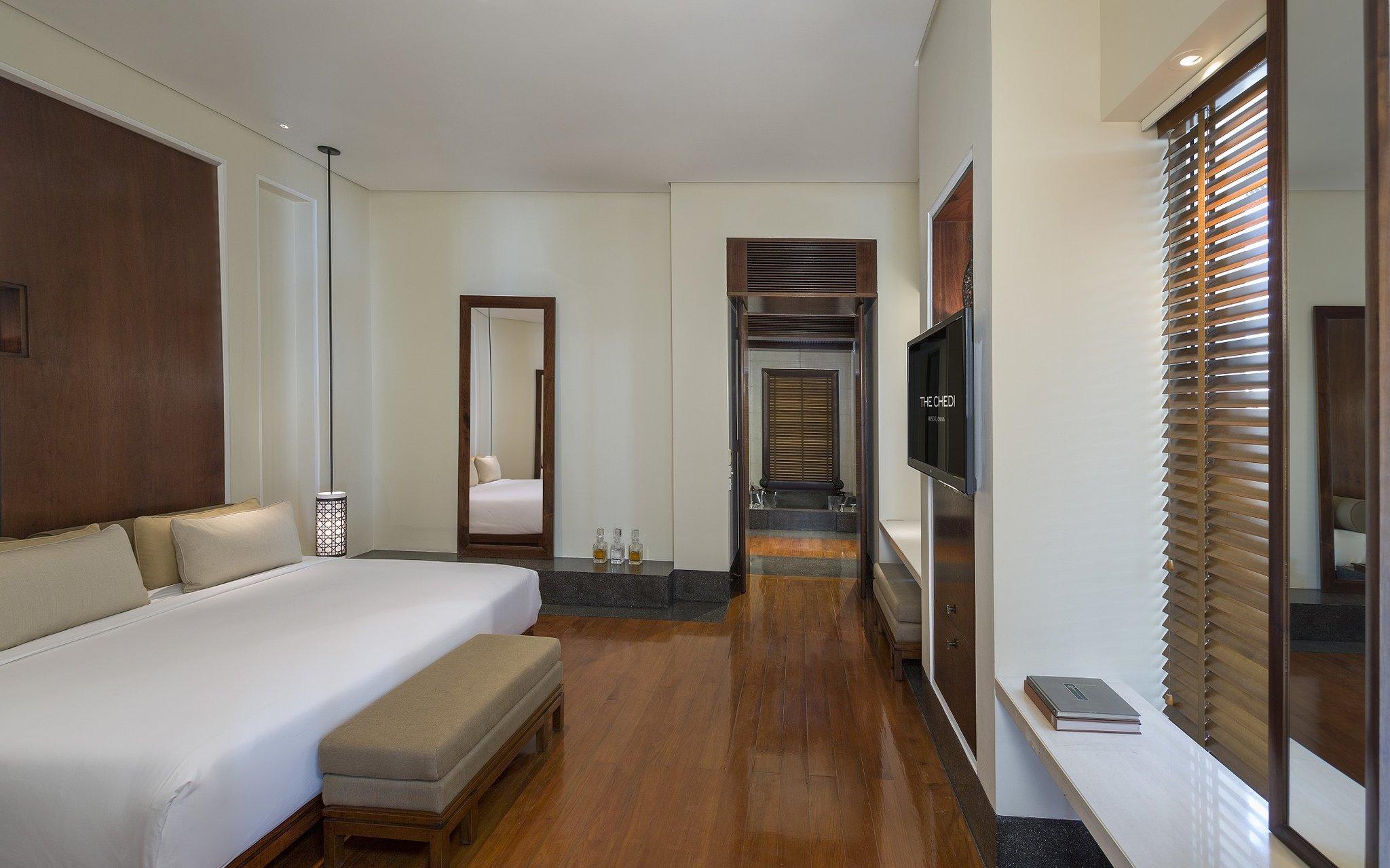 Club, Suite, Villa