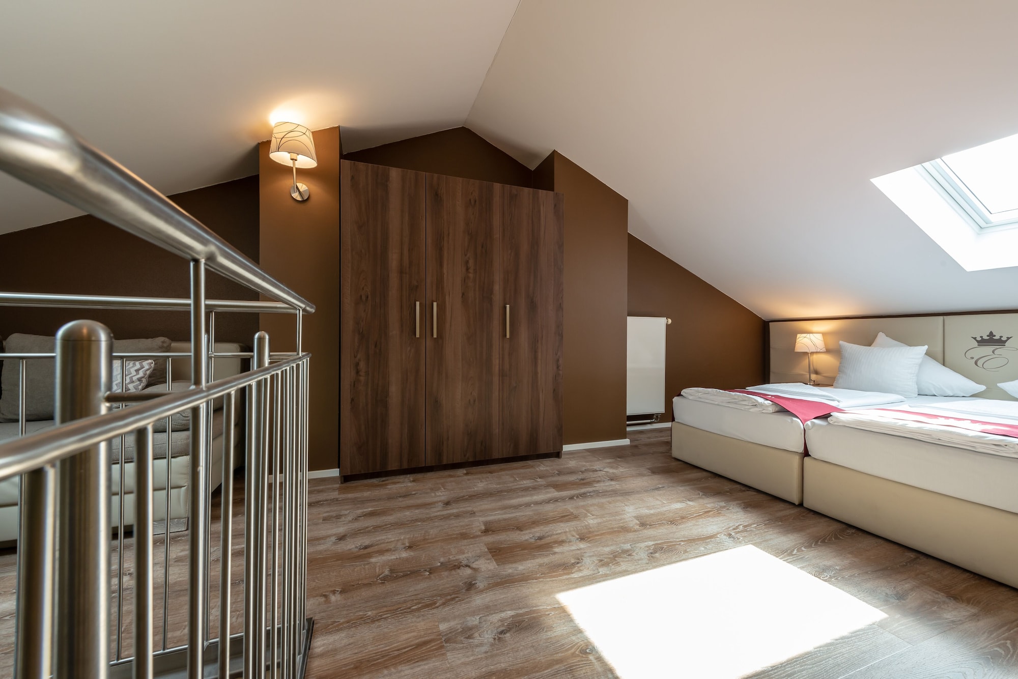 COMFORT, APARTMENT, MULTIPLE BEDS, KITCHENETTE