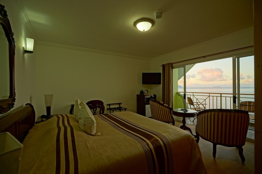 Treasure Cove Hotel 17/58