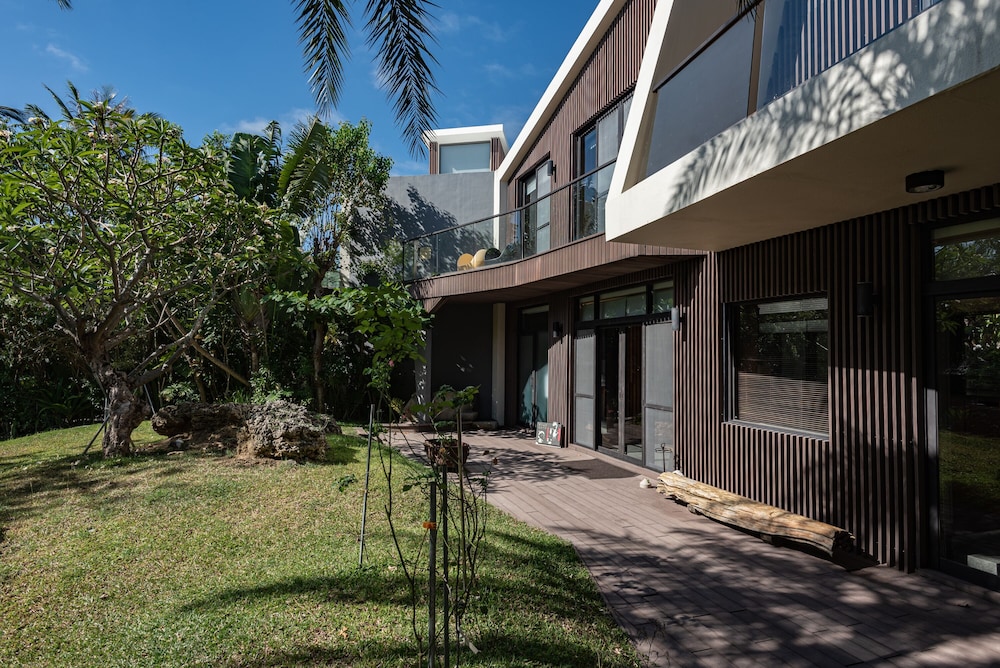 The House 15 53/61