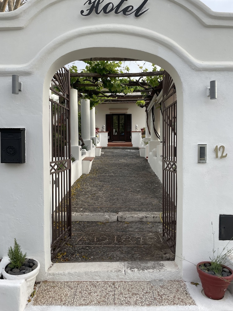 Hotel Villa de Pasquale 11/54