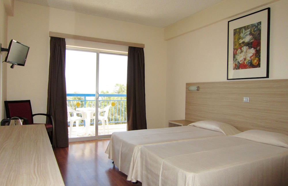 Marina Hotel 24/68