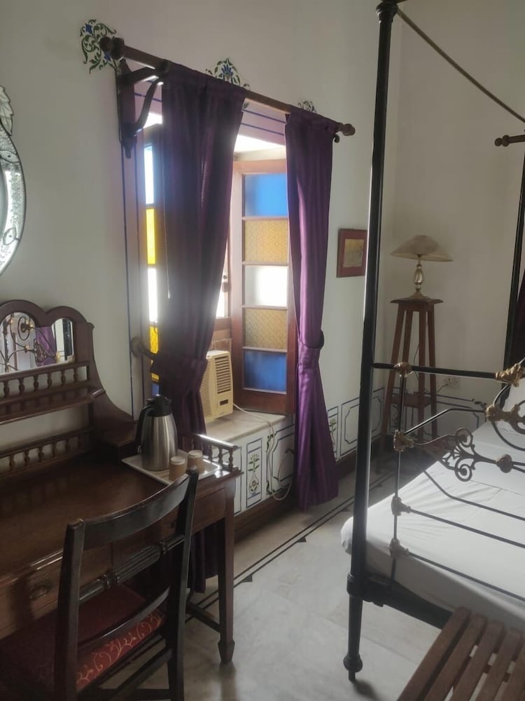 HOTEL RANGNIWAS PALACE 30/52