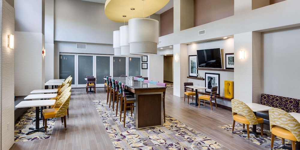 Hampton Inn and Suites Knoxville Papermill Drive 31/41