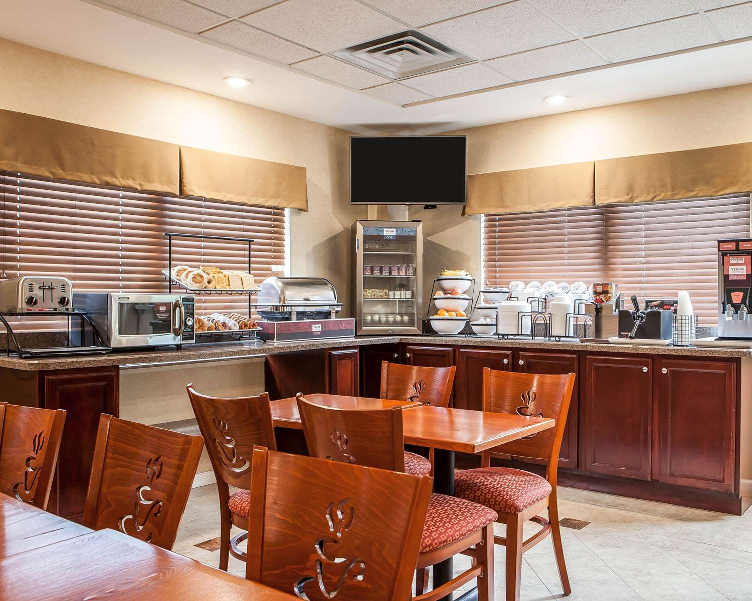 Avon Hotel Toms River 14/19