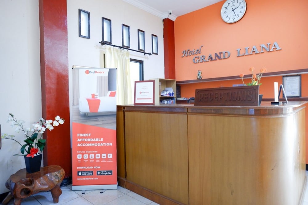 RedDoorz Plus near Stadion Wijaya Kusuma 2/22