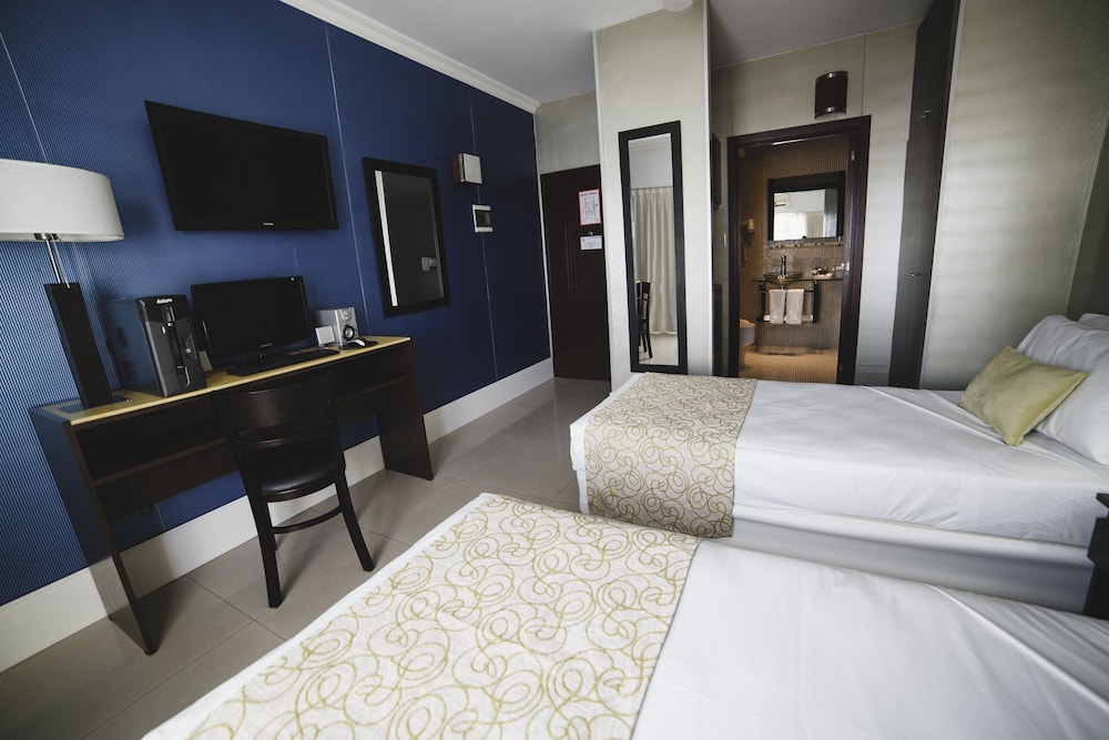 KER URQUIZA HOTEL AND SUITES 12/57