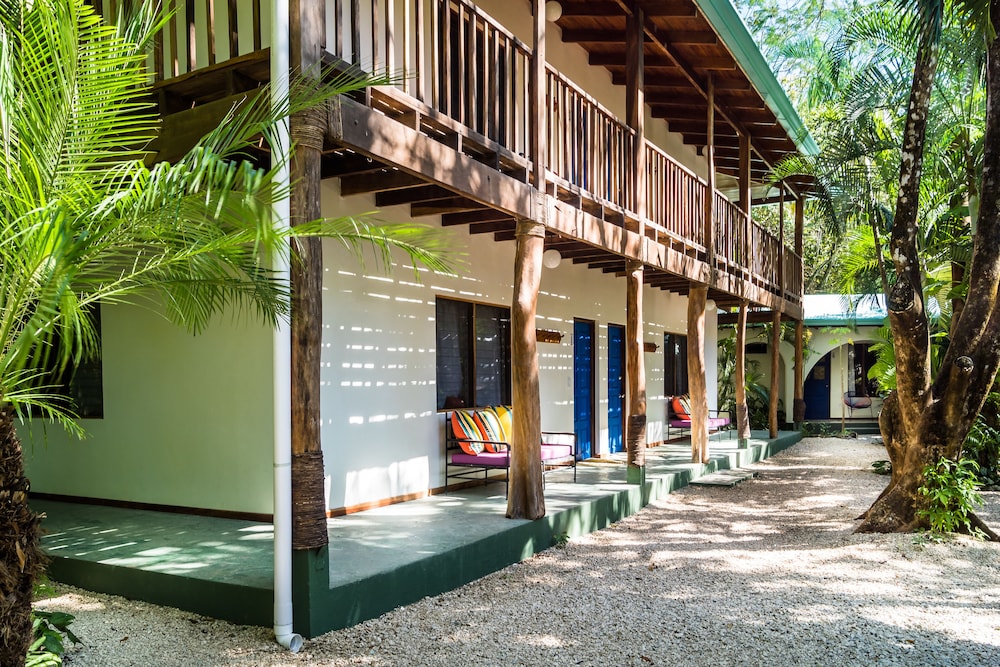 Sunset Shack Hotel 17/22