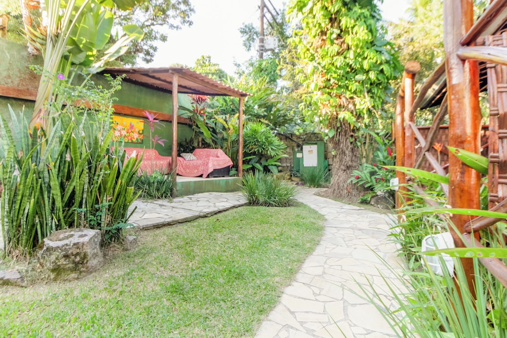 Feiticeira Praia Hotel 77/79