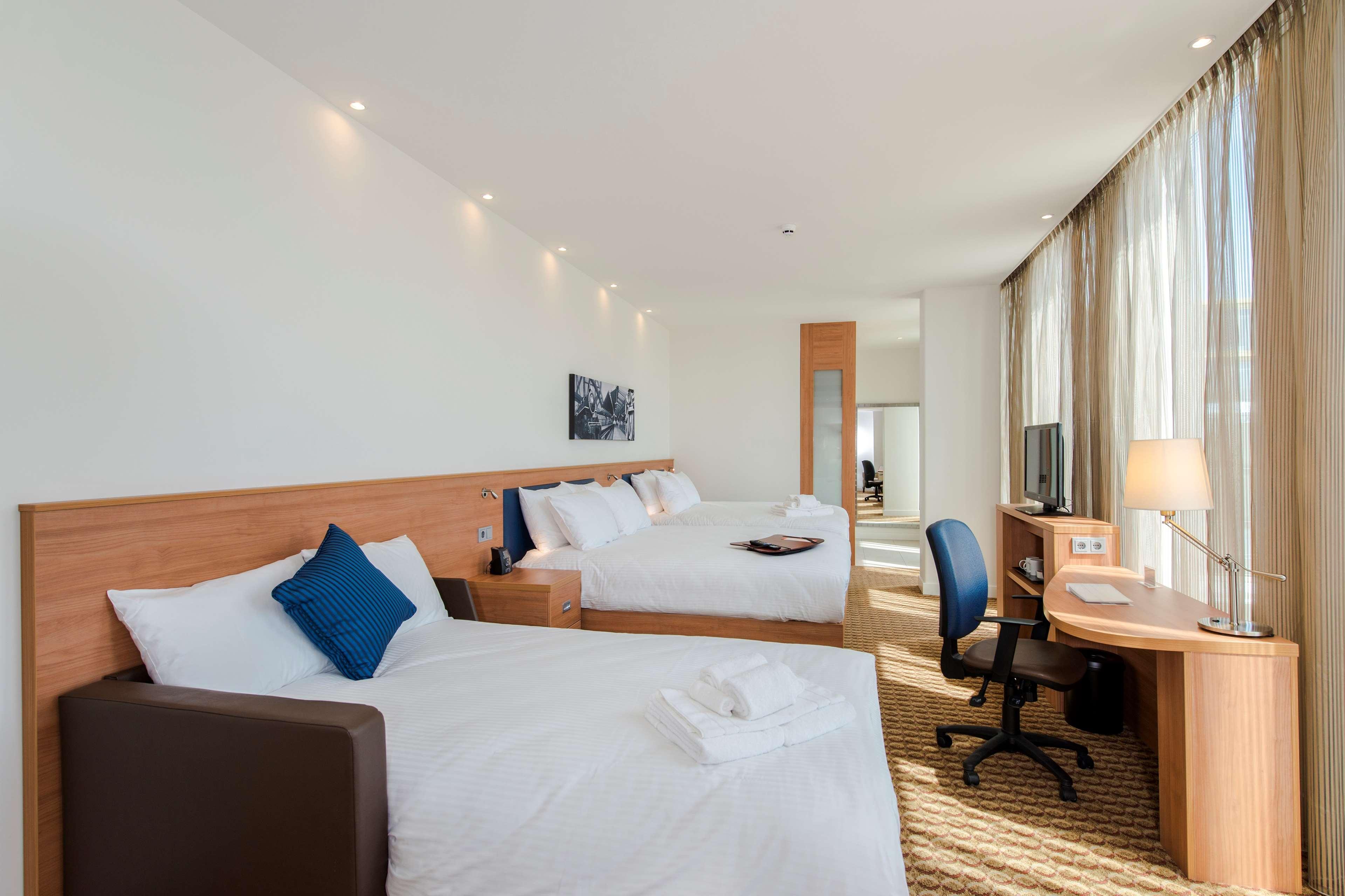 SUITE, 2 QUEEN BEDS, SOFA