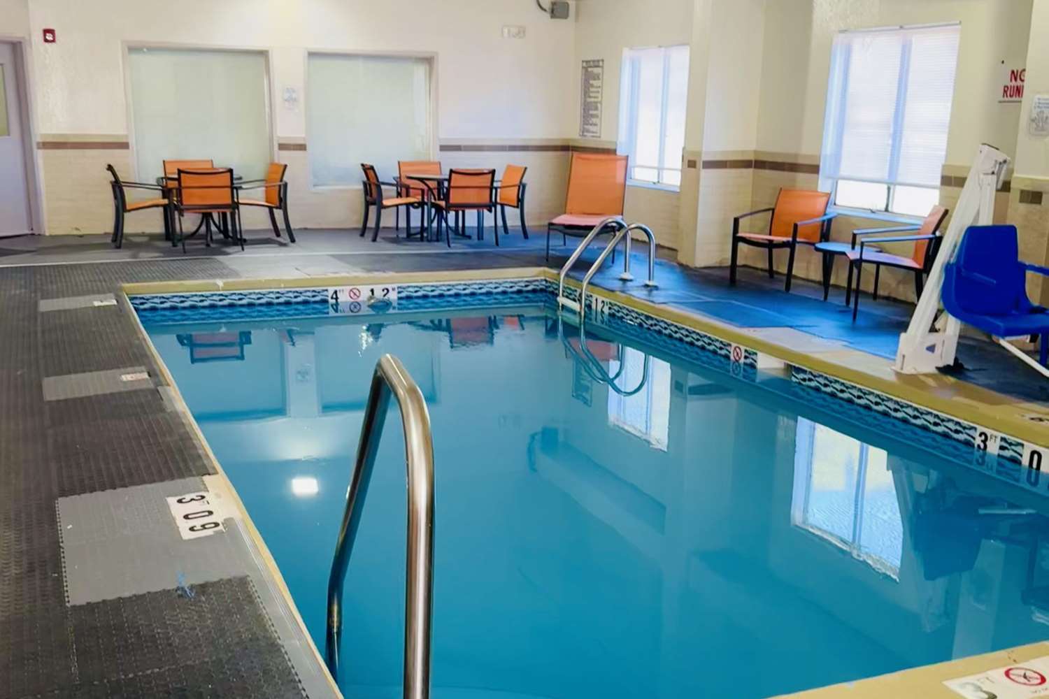 Clarion Pointe Albemarle 32/59