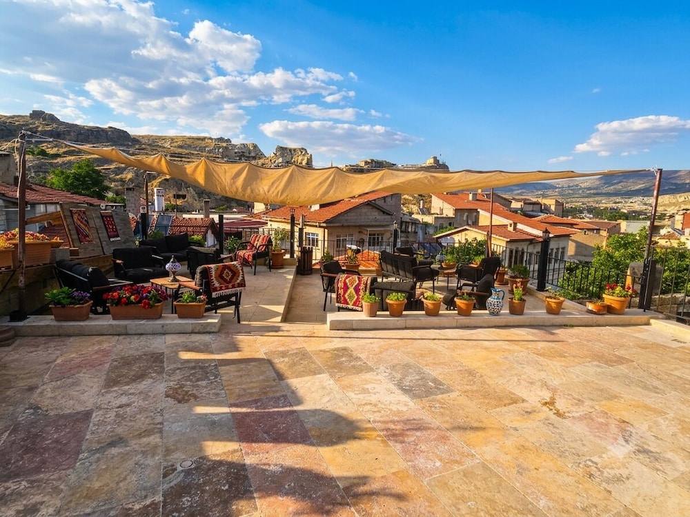 Larissa Cave Hotel 43/50