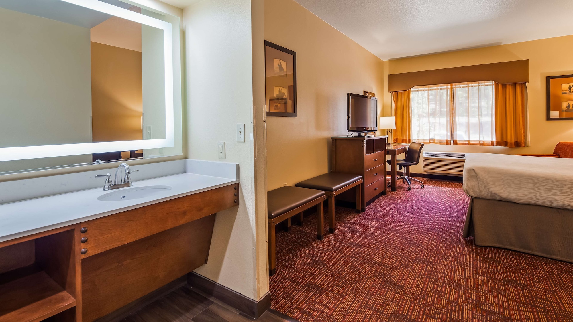 Standard, King Bed, Pet Friendly, Best Western Plus Inn Of Williams 5/5