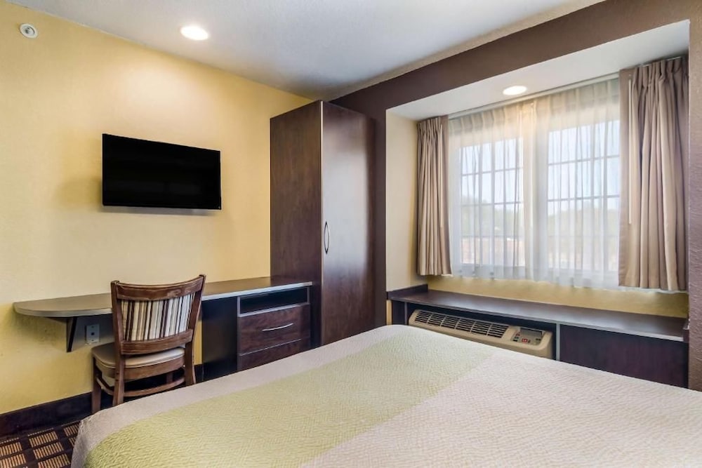 Motel6 Canton GA 46/52