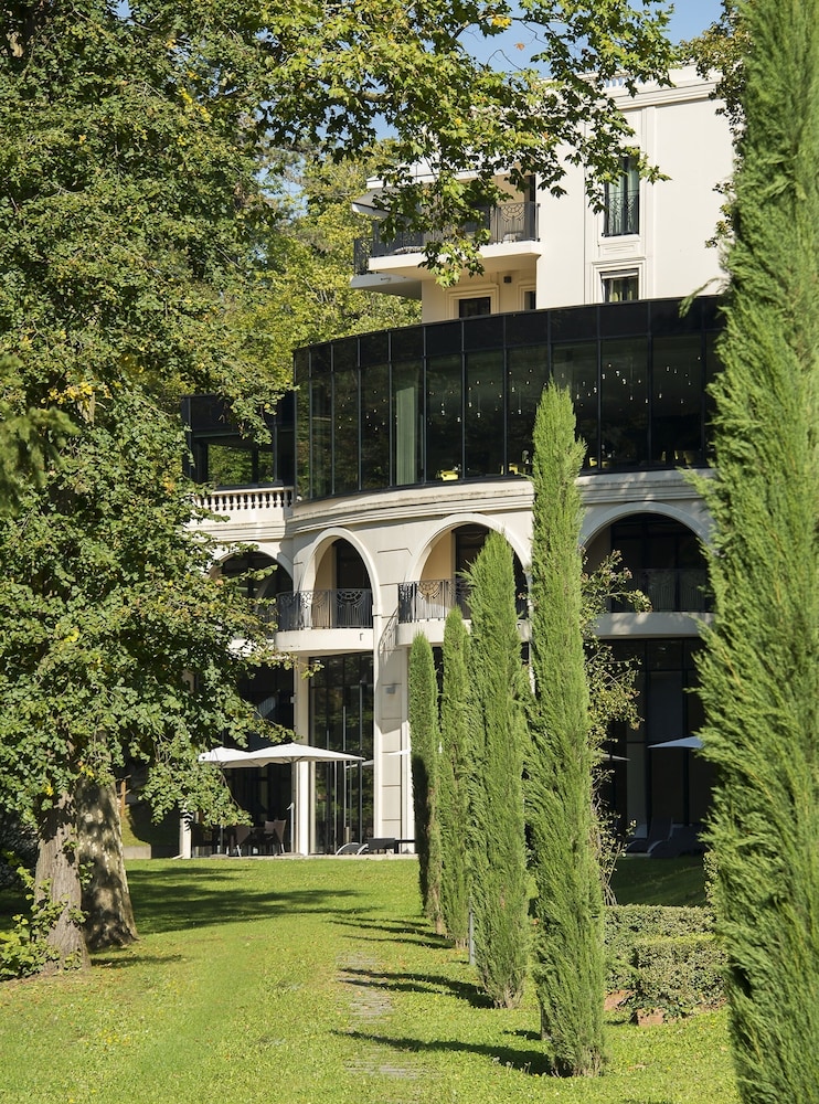 Pavillon de La Rotonde 1/52