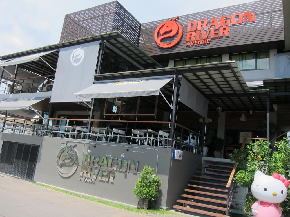Dragon River Avenue Hotel 3/40