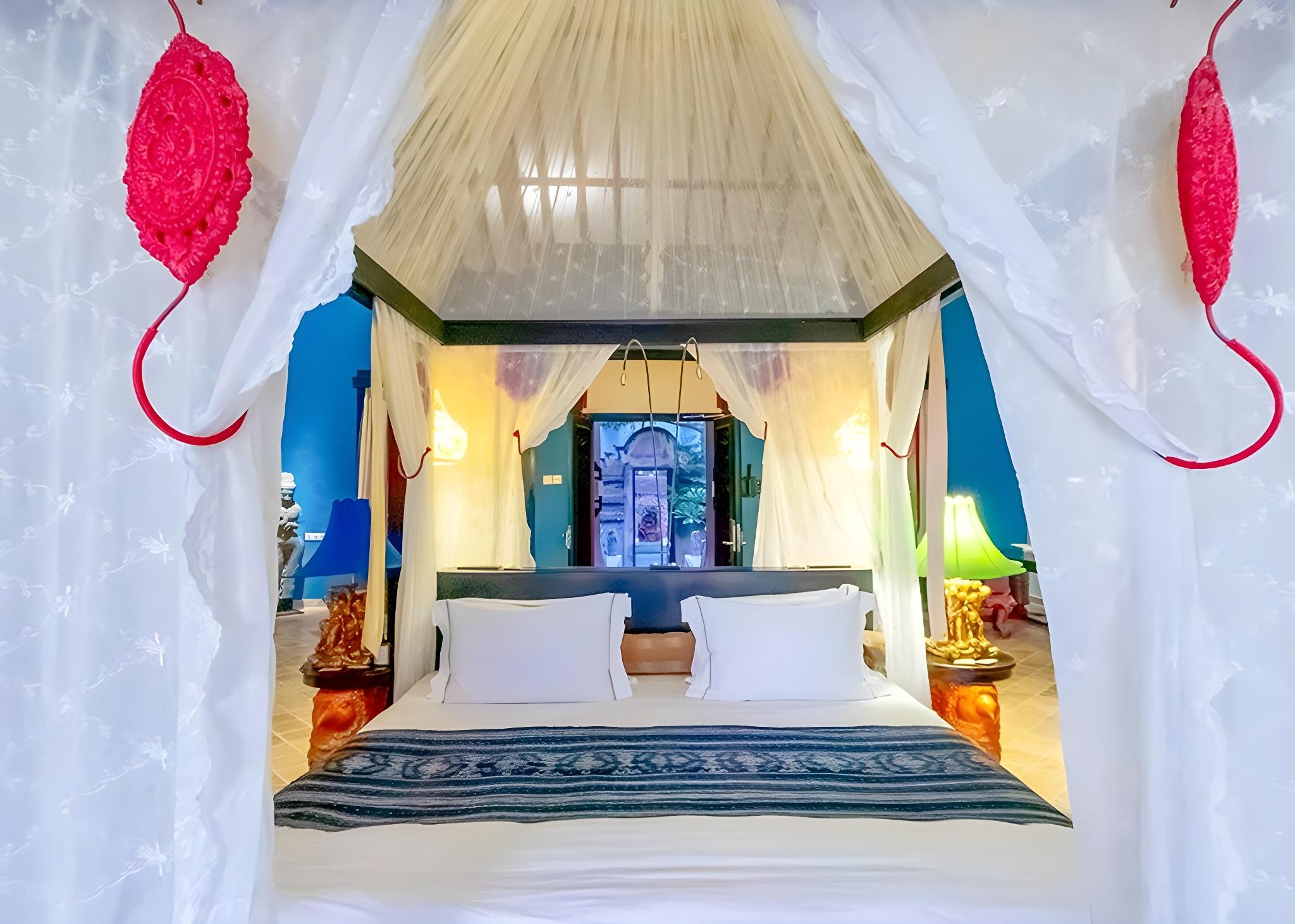 Presidential, Suite, King Bed, with Pool