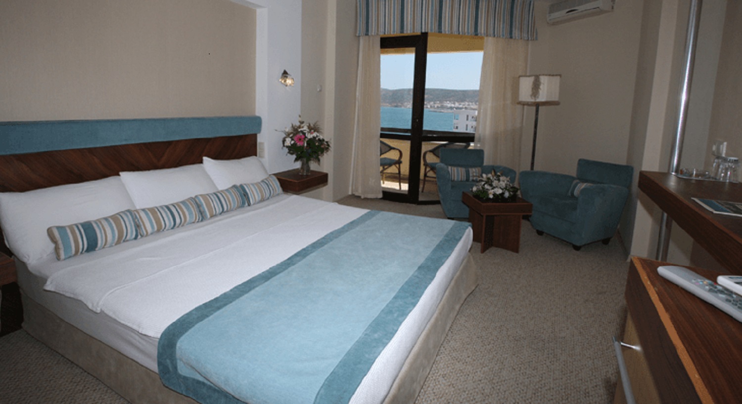 ROOM, DOUBLE BED, SIDE SEA VIEW