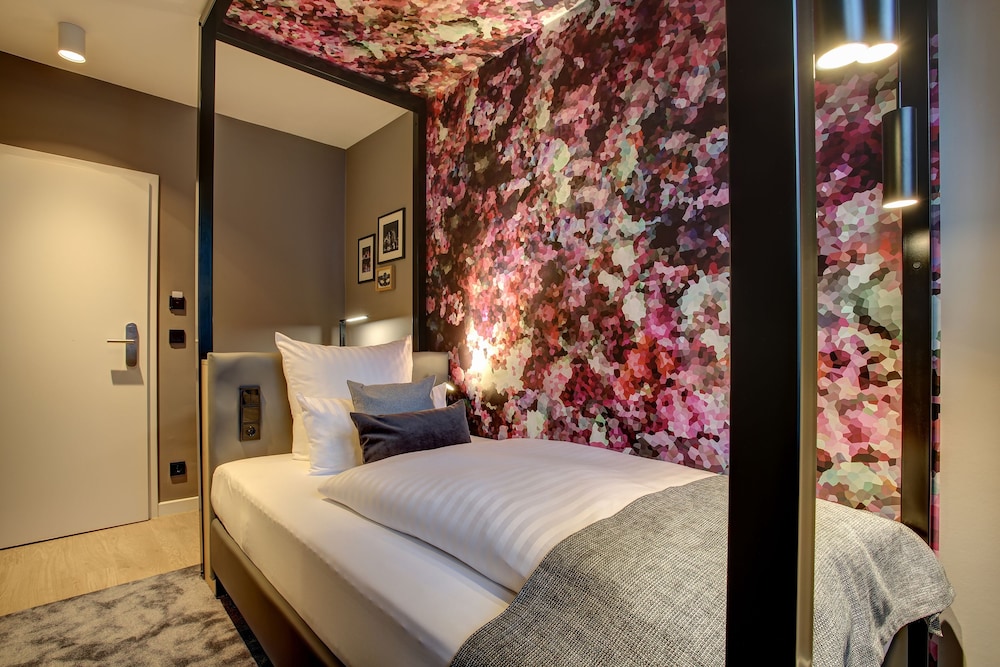 STANDARD, SINGLE BED