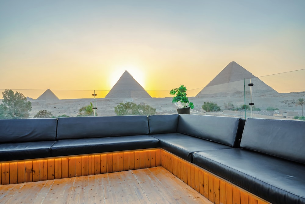 Great Pyramid Inn 28/50