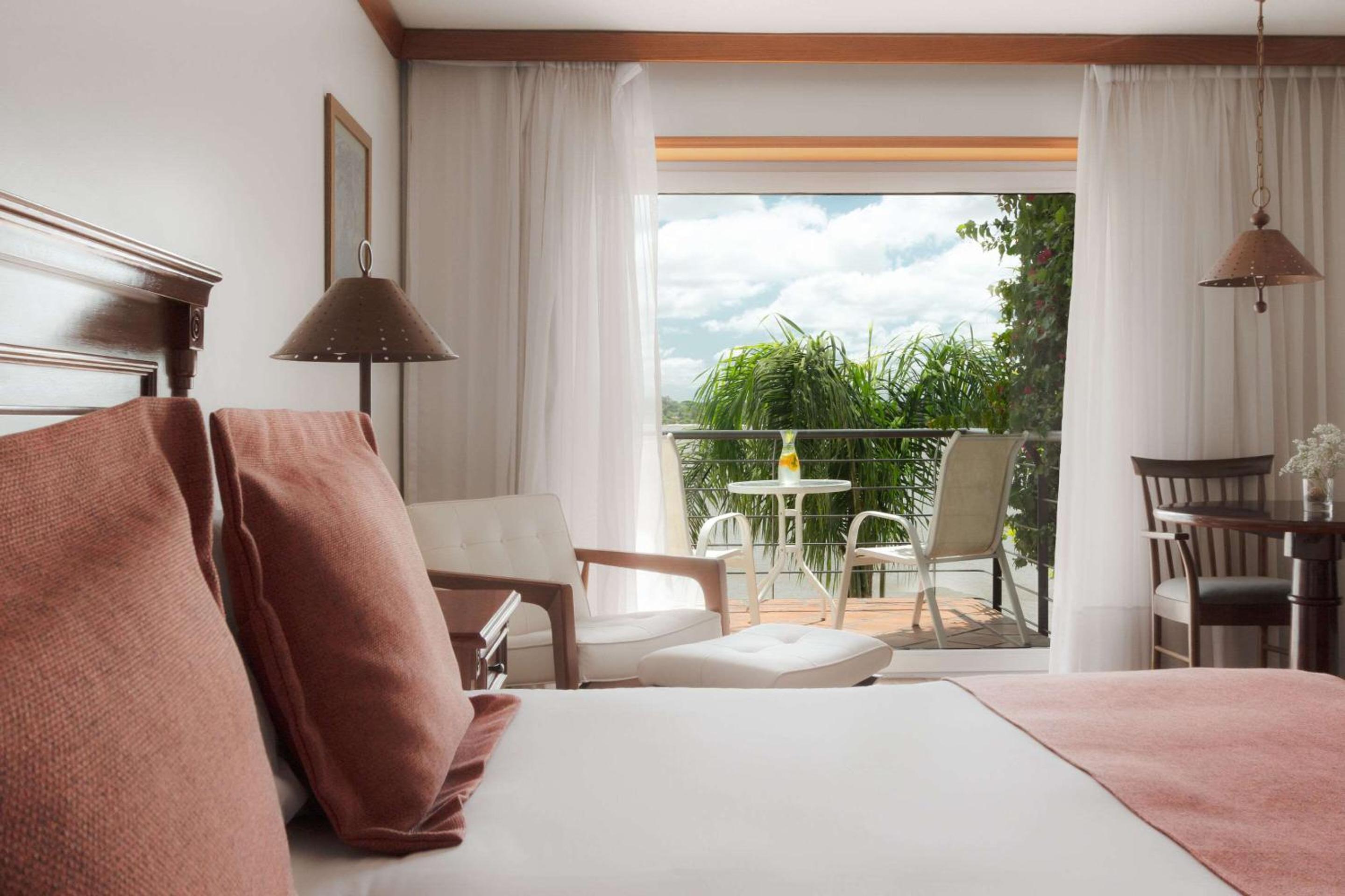 Room, 2 Double Beds, River View