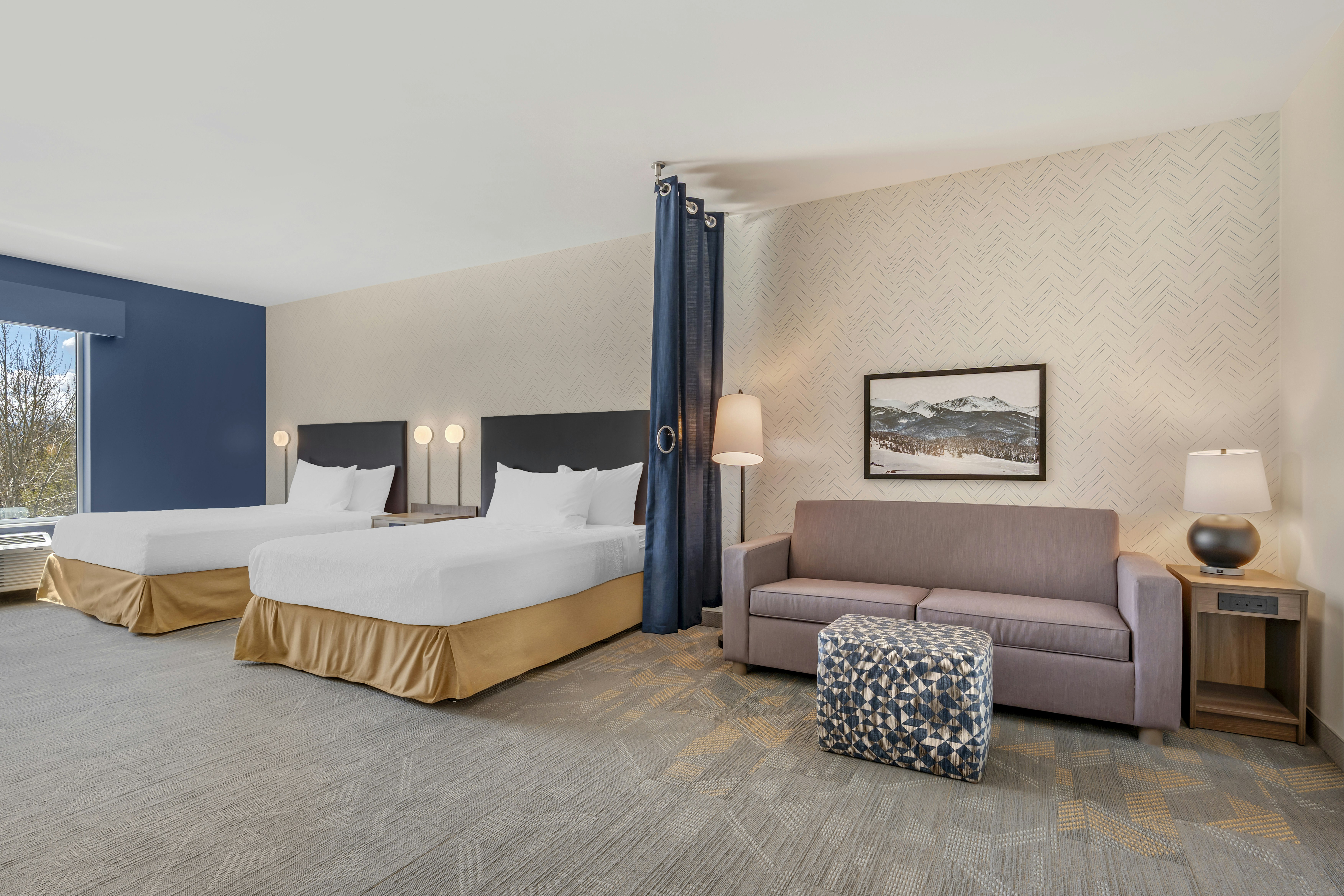 Suite, 2 Queen Beds, Accessible