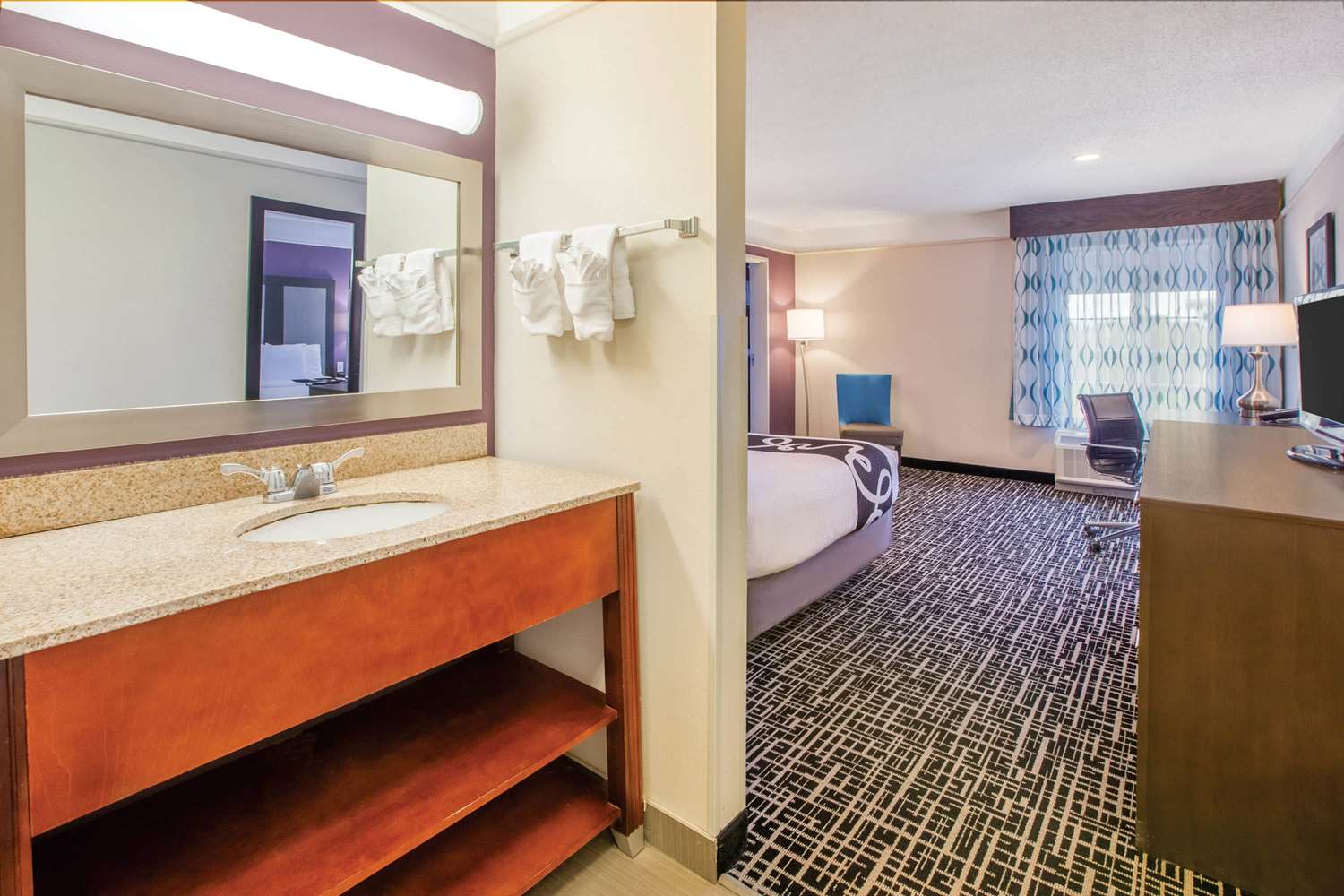 La Quinta Inn & Suites by Wyndham Cincinnati Airpt Florence 46/47