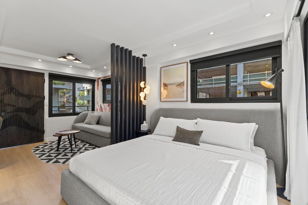Signature, Studio, Suite, King Bed, Sofa, Balcony