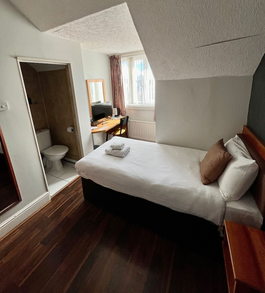 ROOM, SINGLE