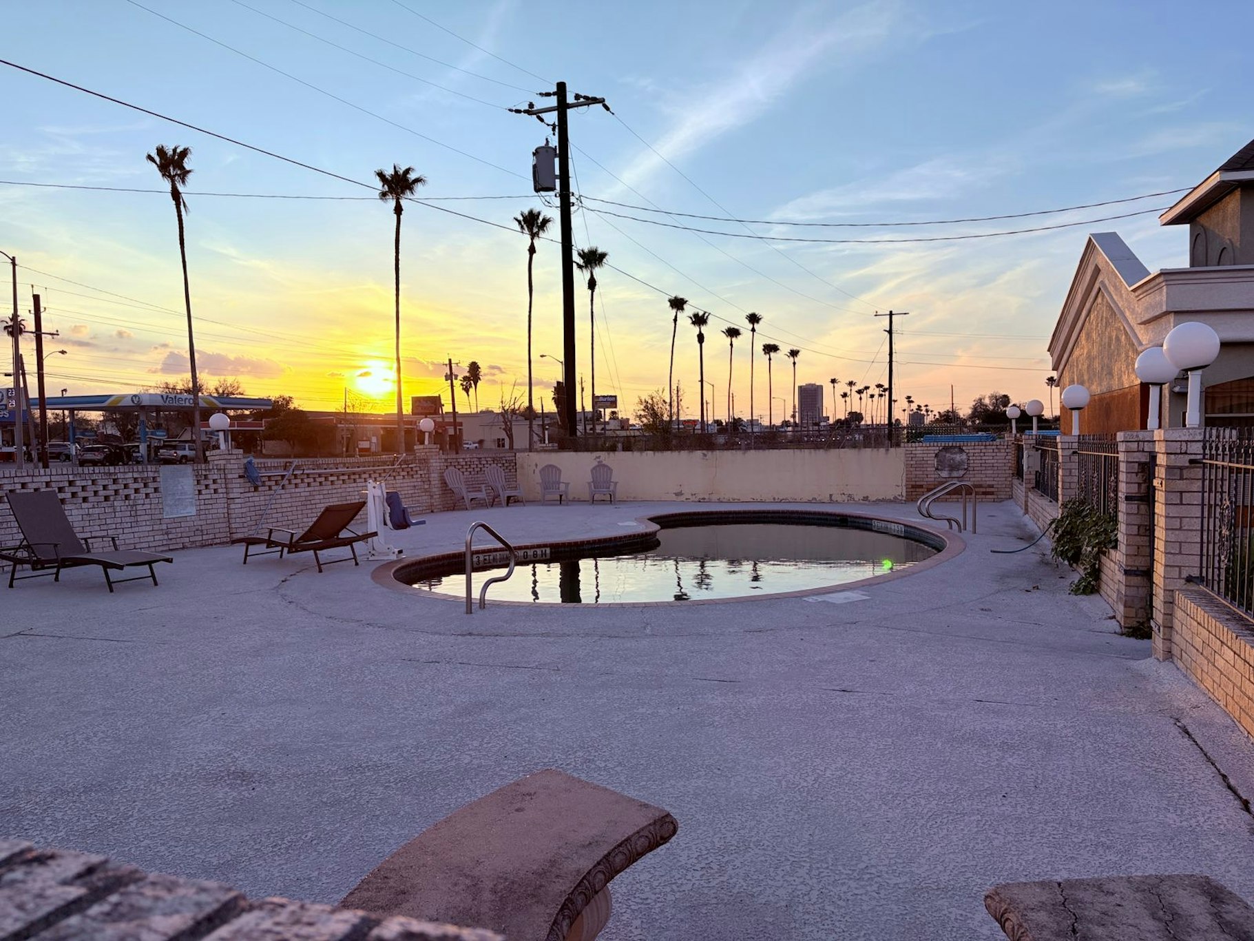 Aloha Inn McAllen Airport near Medical center Tx 35/40