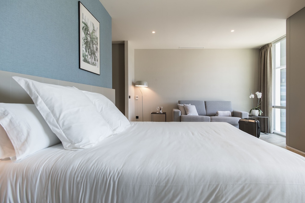PREMIUM, DOUBLE BED, PRIVATE BATHROOM