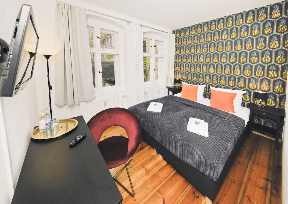 Old Town Hotel 43/72