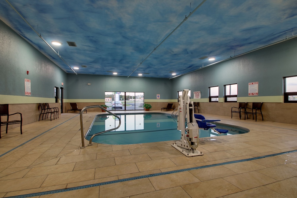 Holiday Inn Express Suites Lebanon 31/57