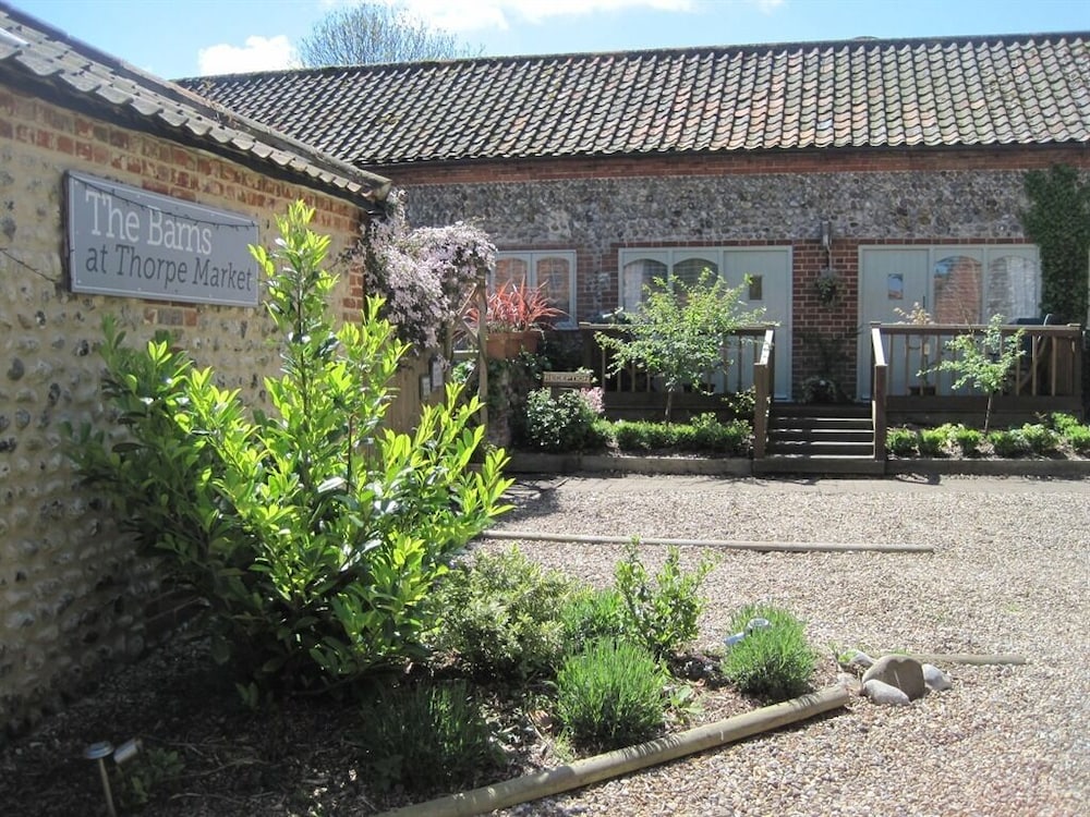 The Barns at Thorpe Market 41/49