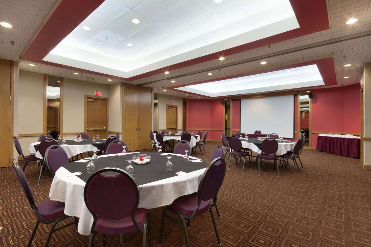 Ramada By Wyndham Raleigh 24/30