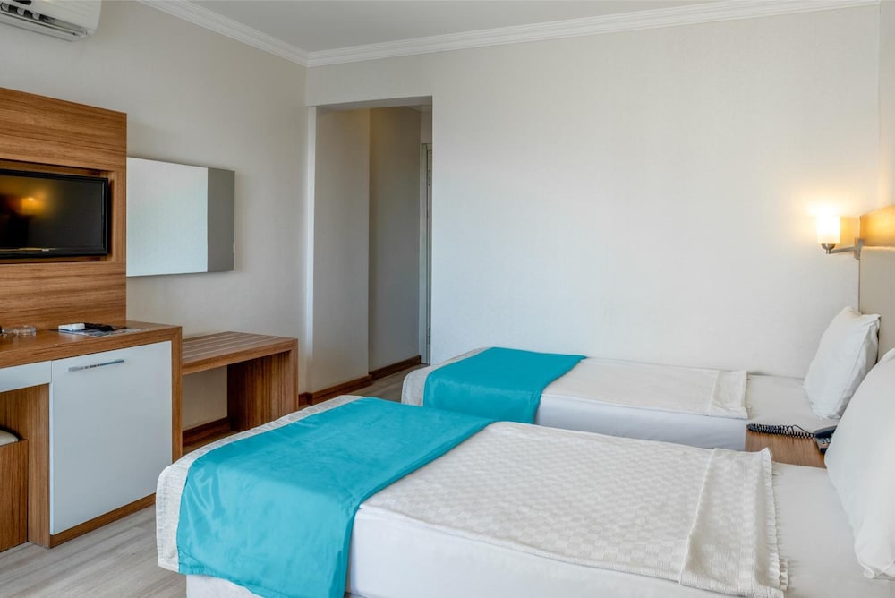 Mesut Hotel 18/45