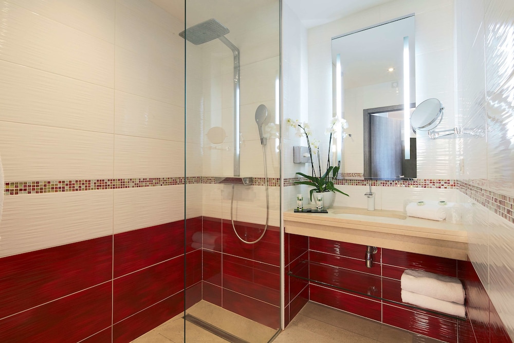 Kyriad Prestige Lyon Est Saint Priest Eurexpo Hotel And Spa 20/72