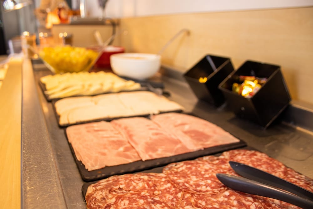 Ibis Martigues 24/70