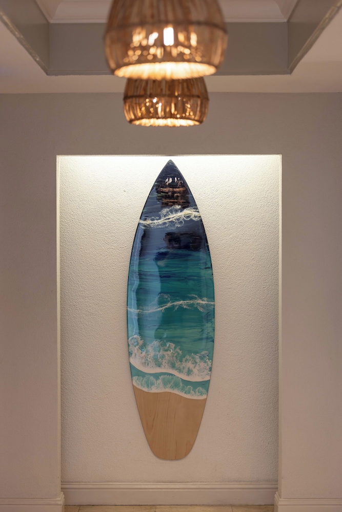 Regency on Beachwalk Waikiki by OUTRIGGER 26/50