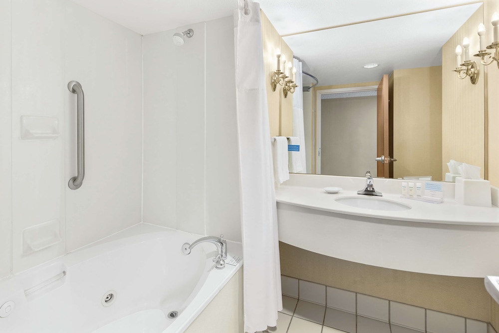 Hampton Inn Columbus North 19/37