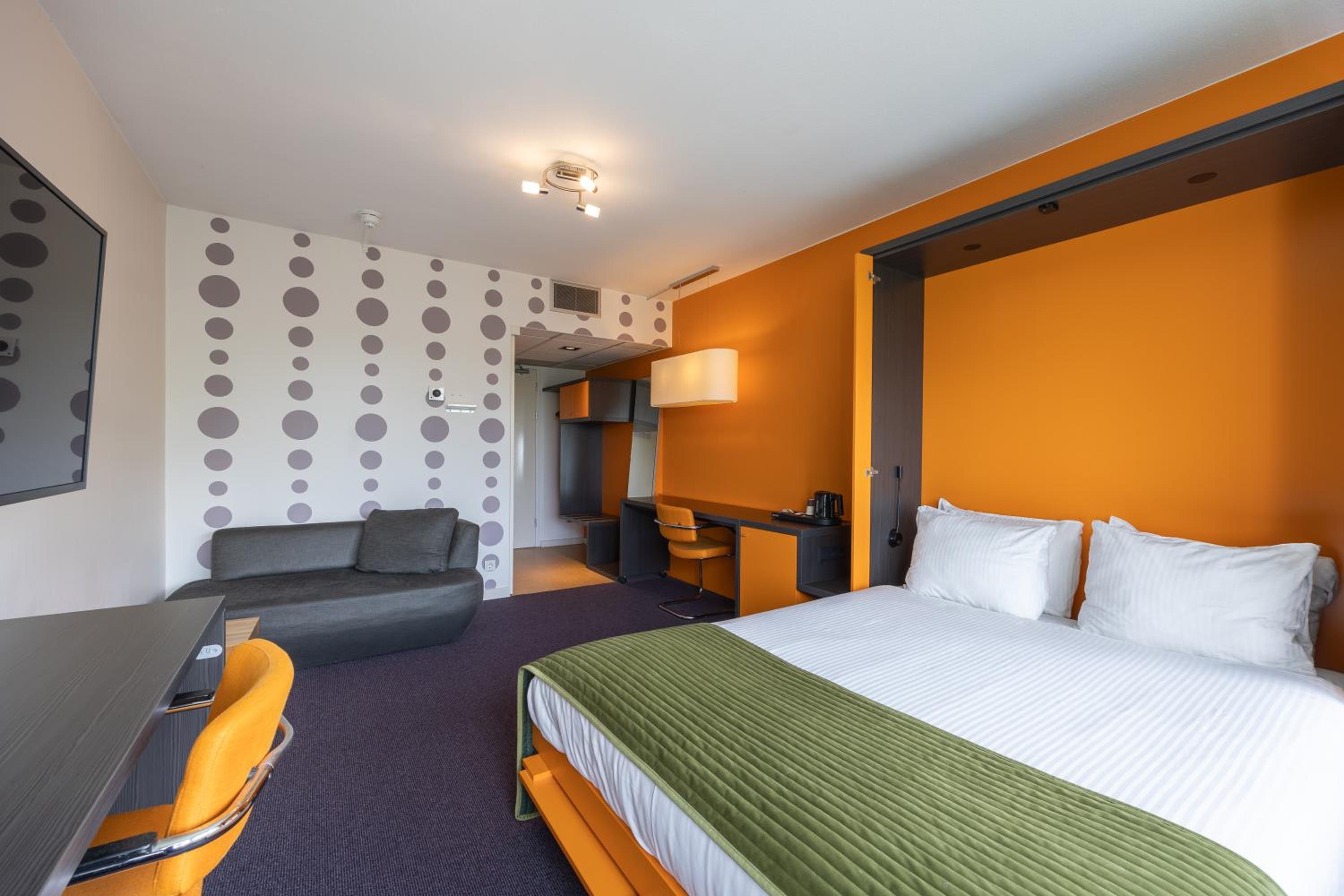Room, Single, Water Front